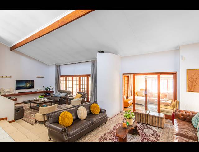 4 BEDROOM HOUSE FOR SALE IN NORTH RIDING AH